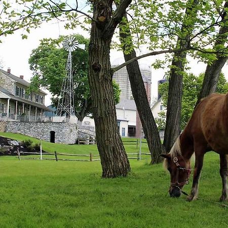 Rocky Acre Farm Bed & Breakfast Mount Joy Esterno foto