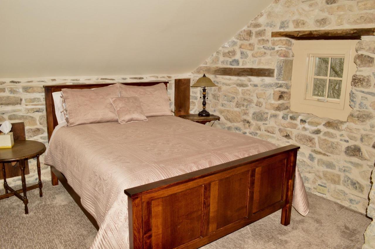 Rocky Acre Farm Bed & Breakfast Mount Joy Esterno foto